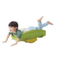 Schaukelbrett U3 mit Junge Bauchlage