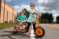 Dreirad Doppeltaxi mit Kindern im Einsatz