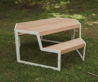 Outdoor Trapeztisch mit Bank innen