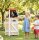 Kinder mit Stall und Pferden