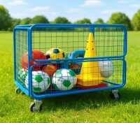 Transportwagen gefüllt auf Wiese