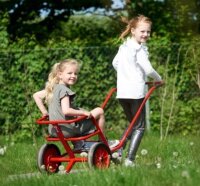 Winther Sulky mit KIndern von hinten