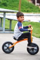 Lernfahrrad aktiv mit Junge