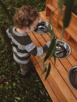 Outdoor Matschküche mit Kind