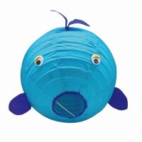 Papierlaterne blau als Fisch gebastelt