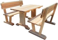 Tisch mit 2 Bänken