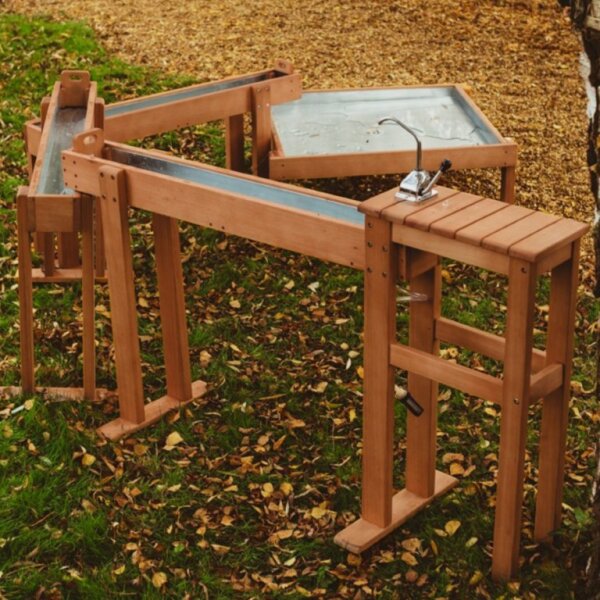 Outdoor Matschtisch mit Wasserrinnen und Pumpe , 4-tlg.