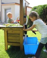 Outdoor Spielküche mit Pumpe - fahrbar, inkl. 32-tlg. Küchenset