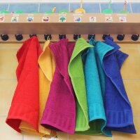 Kinder Handtuch Kindergarten haengend