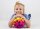 Regenbogenball mit Kinde