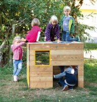Sielhaus beklettert von Kindern