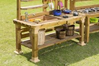 Outdoor Spielkueche Detail Ablagefaecher