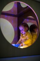 Sinneshoehle Lichtspiel Baby