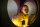 Sinneshoehle Lichtspiel Baby schaut raus
