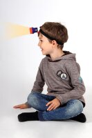 Stirnlampe Junge von der Seite