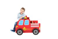 Buecherregal Feuerwehr Junge sitzt