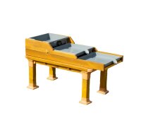 Outdoor Tisch Wasserfall freigestellt
