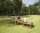 Outdoor Sand- und Wassertisch von oben mit Kind