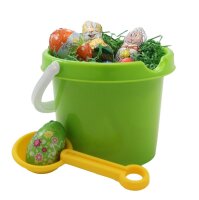 Eimer mit Schöpflöffel als Osterkörbchen