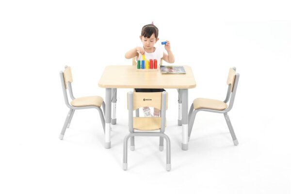 Owlaf Tisch-Stuhlset Quadrattisch + 4 Stühle