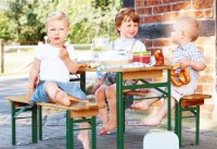 Festzeltgarnitur mit Kindern