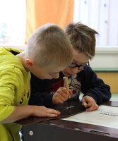 Bauset Karton Jungs am Bauen