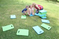 Sitzkissen Erzieherin mit Kindern outdoor
