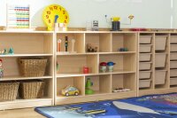 Regalschrank im Raum