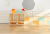 Sitzbank bunte Burg im Raum