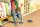 Sitzbank bunte Burg  mit Kind