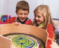 Farbschleuder Holz mit Kindern