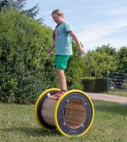 Pedalo Lauftrommel Kind balancierend