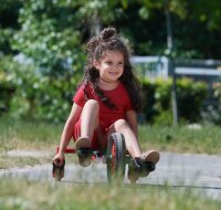 Medi FunRacer Winther mit Mädchen