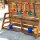 Sandspielwand mit Schaufeln und Eimern