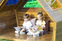 Outdoor Wanderhütte mit Farbfenstern