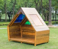 Outdoor Wanderhütte mit Farbfenstern