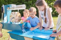 Kinder am Wellenspieler