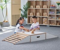 Kletter-Inselelement mit Kindern