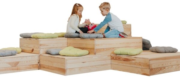 Stufendeck Indoor, mit 2 Kindern