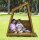 Outdoor Cabana mit Kindern im Grünen
