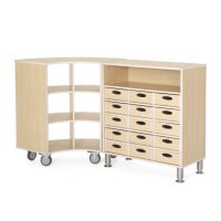 Regalschrank mit Materialkästen, Sockel, von vorne